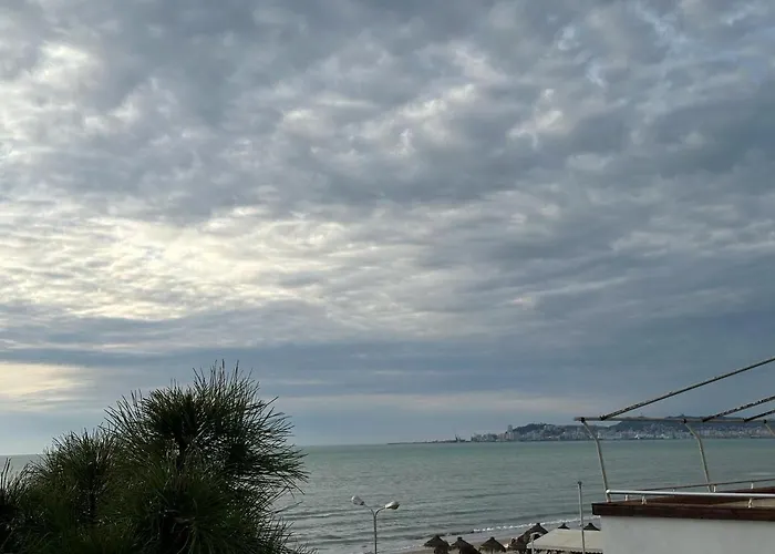 Sunset Sea View - Beachfront Balcony - Ac - Wifi Apartment